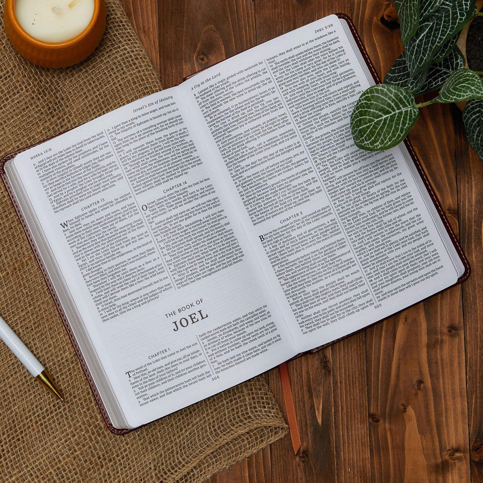 JV Holy Bible Comfort Print Black Leather Look Church Study Gift Edition
